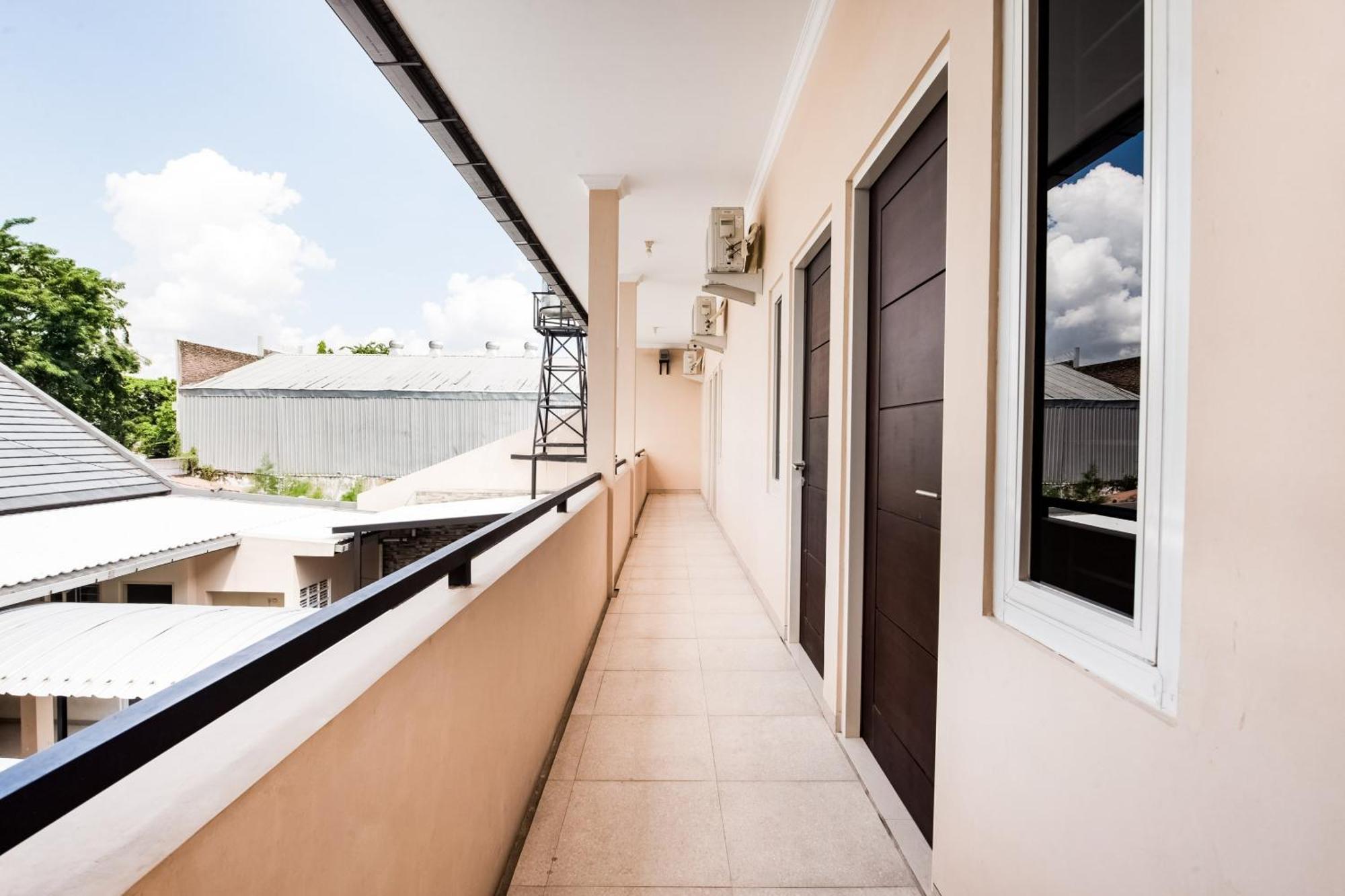Hotel Oyo Life 3398 Griya Rm 19 Syariah Surabaja Exteriér fotografie